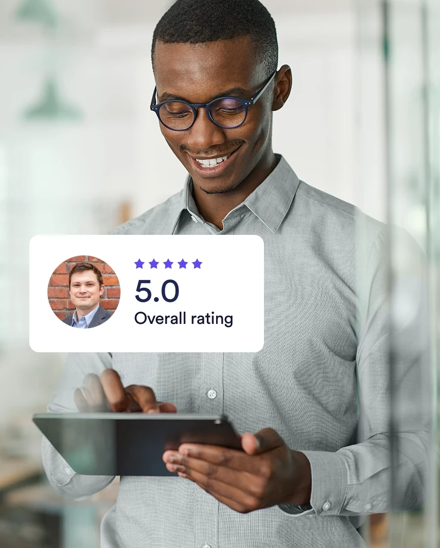 Man using Klerky app - 5/5 overall rating